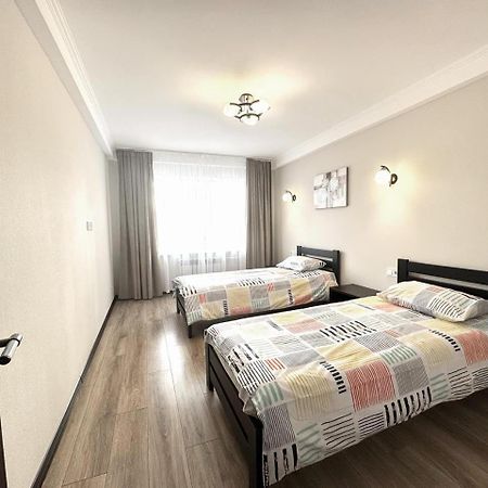 Artal Apartment On Obolonskyi Avenue 16A, 2 Bedroom Kiev Bagian luar foto