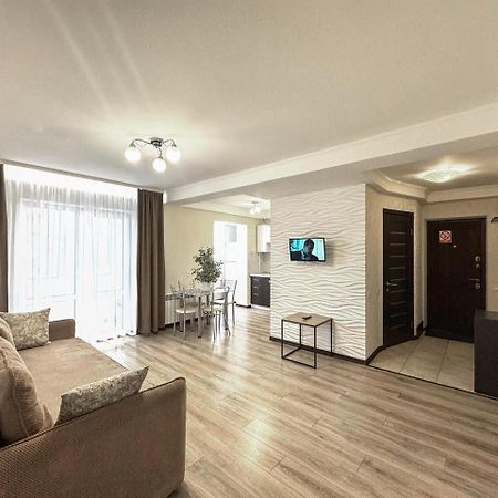 Artal Apartment On Obolonskyi Avenue 16A, 2 Bedroom Kiev Bagian luar foto